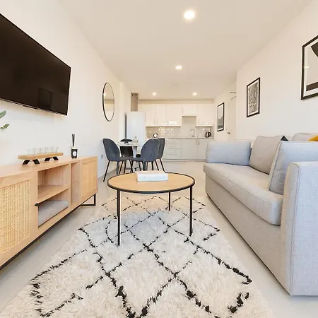 Апартаменты 3 Bed - 3 Bath - Sleeps 6 - Arena - *