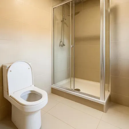 3 Bed - 3 Bath - Sleeps 6 - Arena -