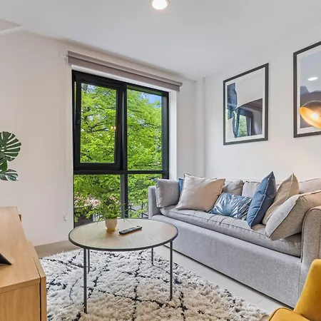 Clarendon Escape - 3 Beds - 3 Bath - Sleeps 6 *
