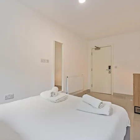 Clarendon Escape - 3 Beds - 3 Bath - Sleeps 6 Leeds (West Yorkshire)