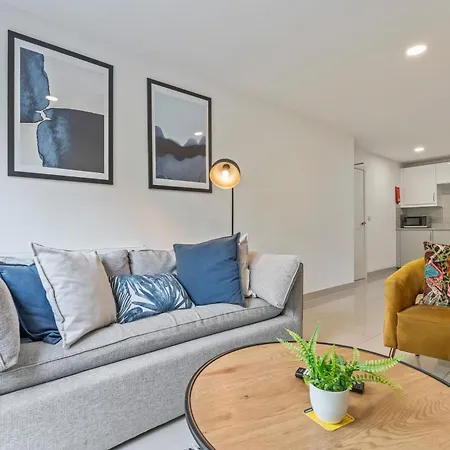 Clarendon Escape - 3 Beds - 3 Bath - Sleeps 6