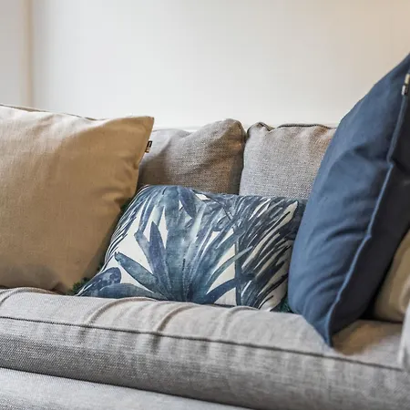 Apartment Clarendon Escape - 3 Beds - 3 Bath - Sleeps 6 *