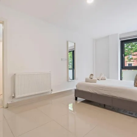 Clarendon Escape - 3 Beds - 3 Bath - Sleeps 6 Apartment *