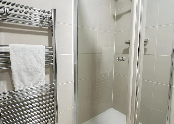 3 Bed - 3 Bath - Sleeps 6 - Arena - Апартаменти