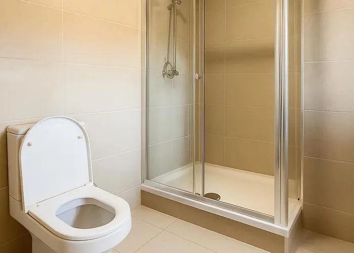 3 Bed - 3 Bath - Sleeps 6 - Arena -