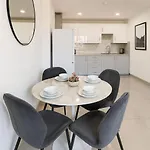 公寓 Clarendon Escape - 3 Beds - 3 Bath - Sleeps 6 *